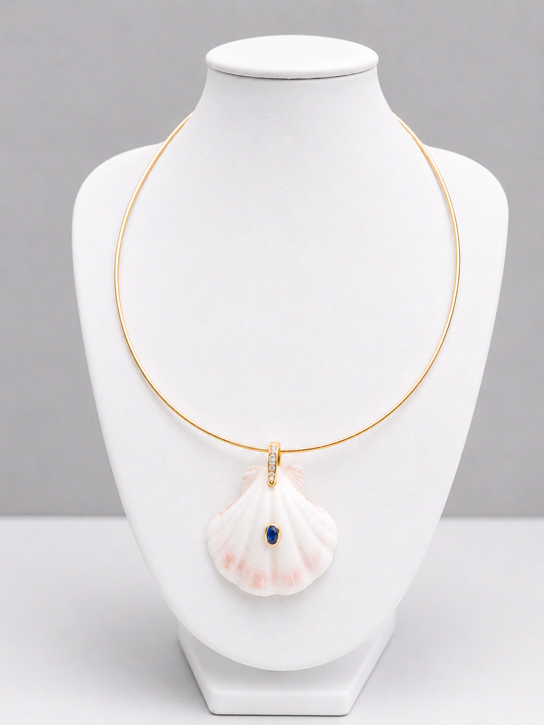 Conch Gold Wire Necklace