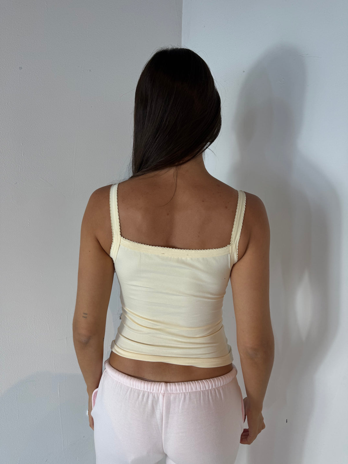 Milk Scallop Edge Tank