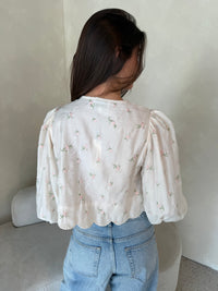 Floral Scallop Blouse