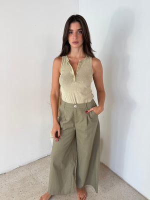 Linen Trousers With Pleated Front
