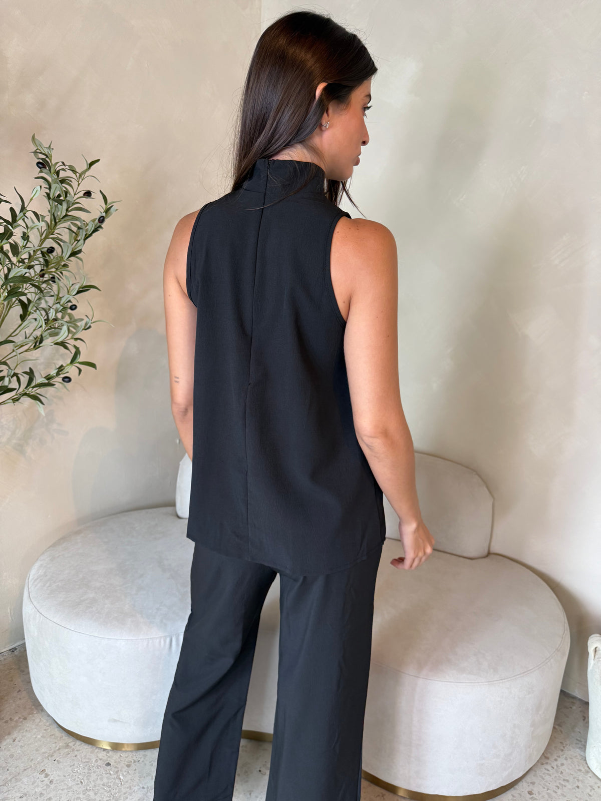 High Sleeveless Top And Straight Leg Pants Set