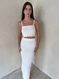 White Scallop Detail Set