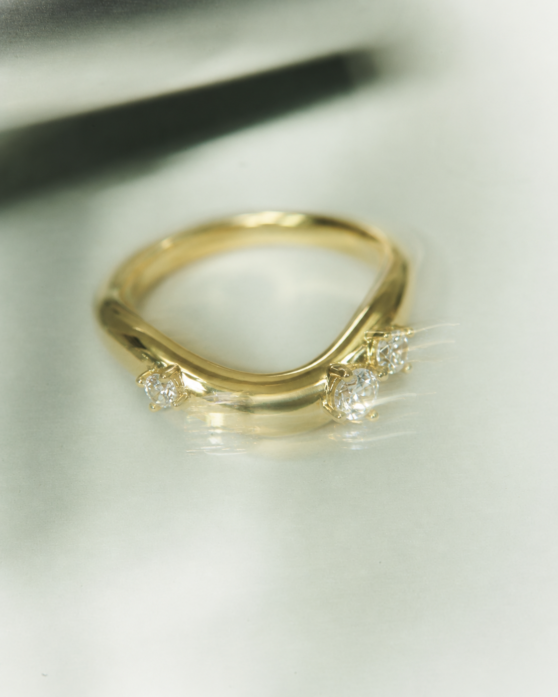 WAVE STONES RING
