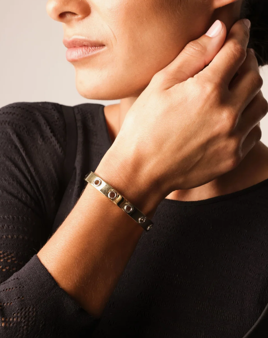 THE HOLE SLIM BANGLE By ARTIZAN