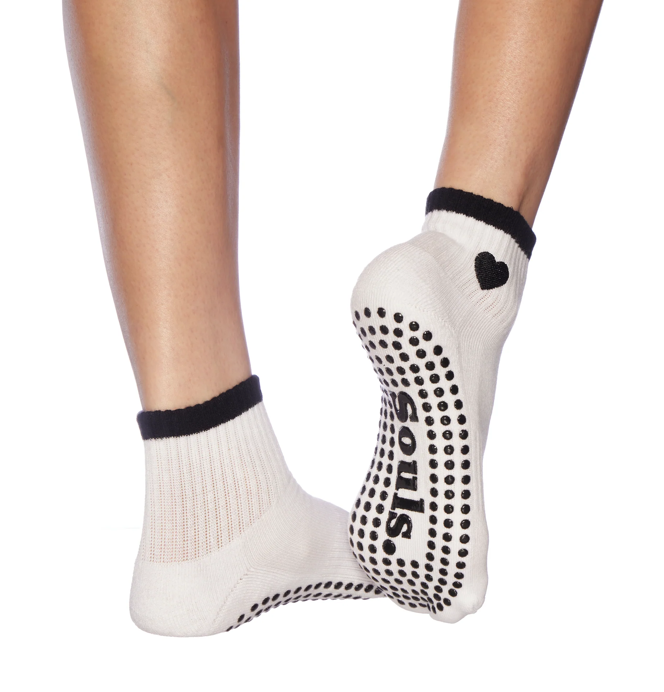 Black Heart Grip Socks