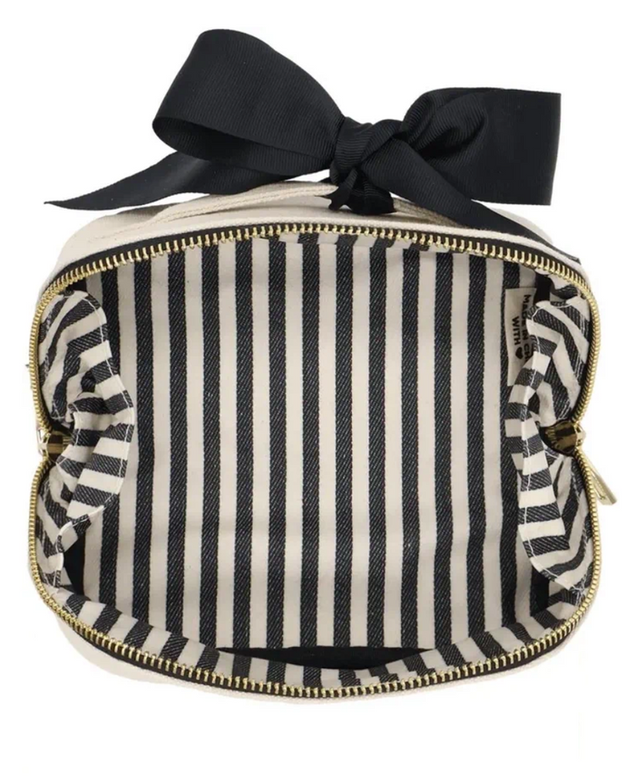 PETITE ACCORDION MAKEUP CASE