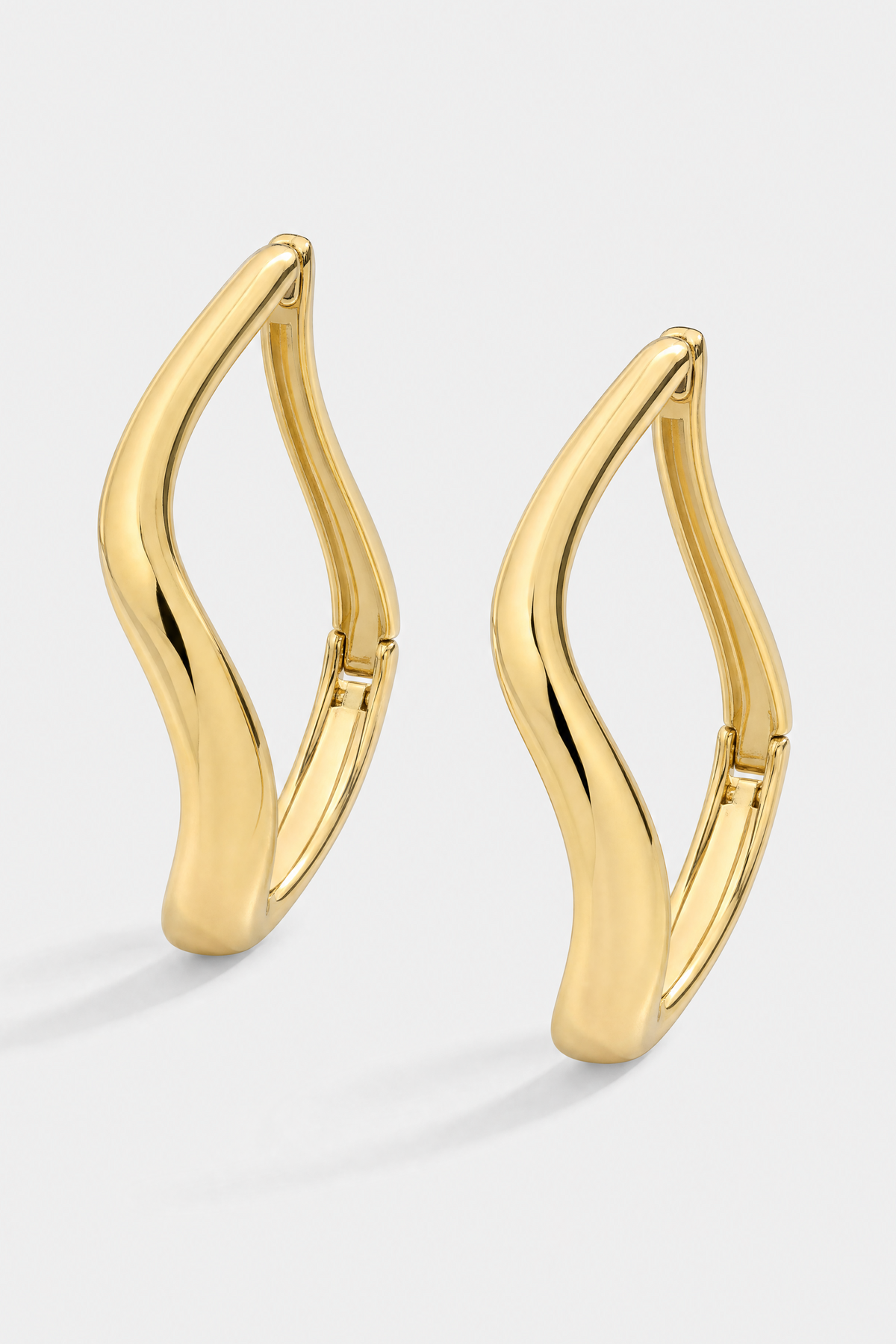 WAVE HOOP EARRING